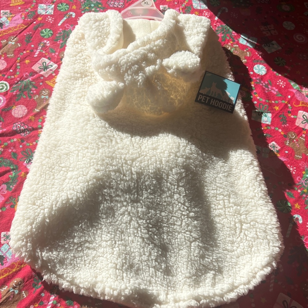 NWT Cream fleece Pet Hoodie with lamb ears. Size XL. Fleece closure. Adorable
